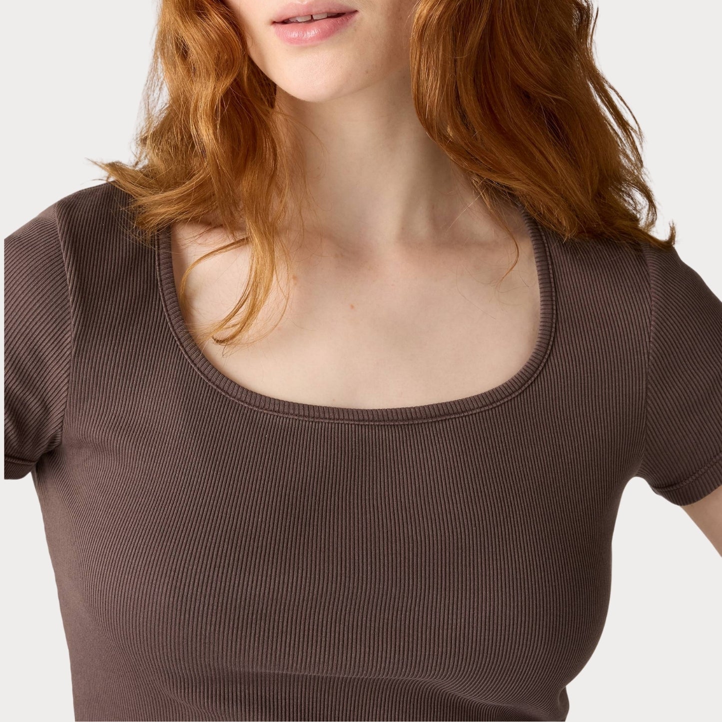 Футболка ESSENTIAL SQRD NECK TEE FA180896 GARMEN