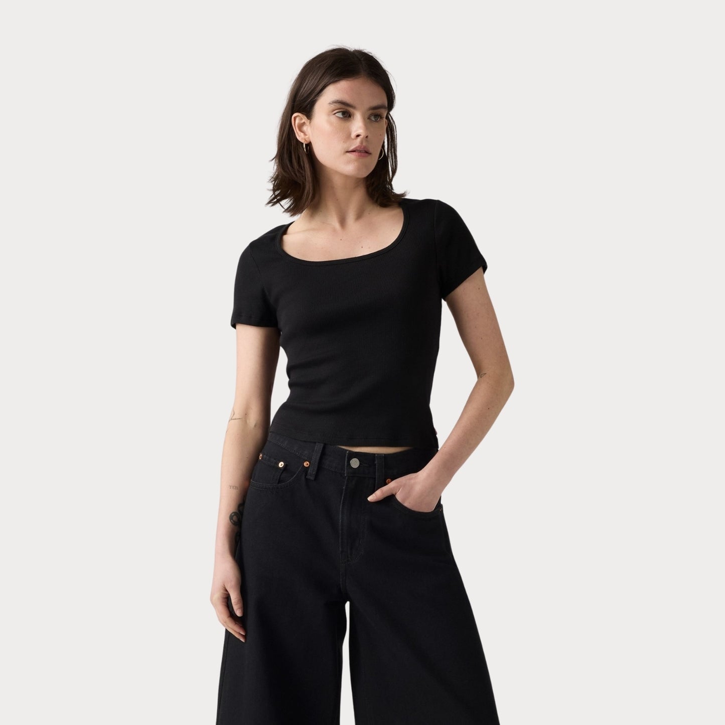 Футболка Essential Sqrd Neck Tee